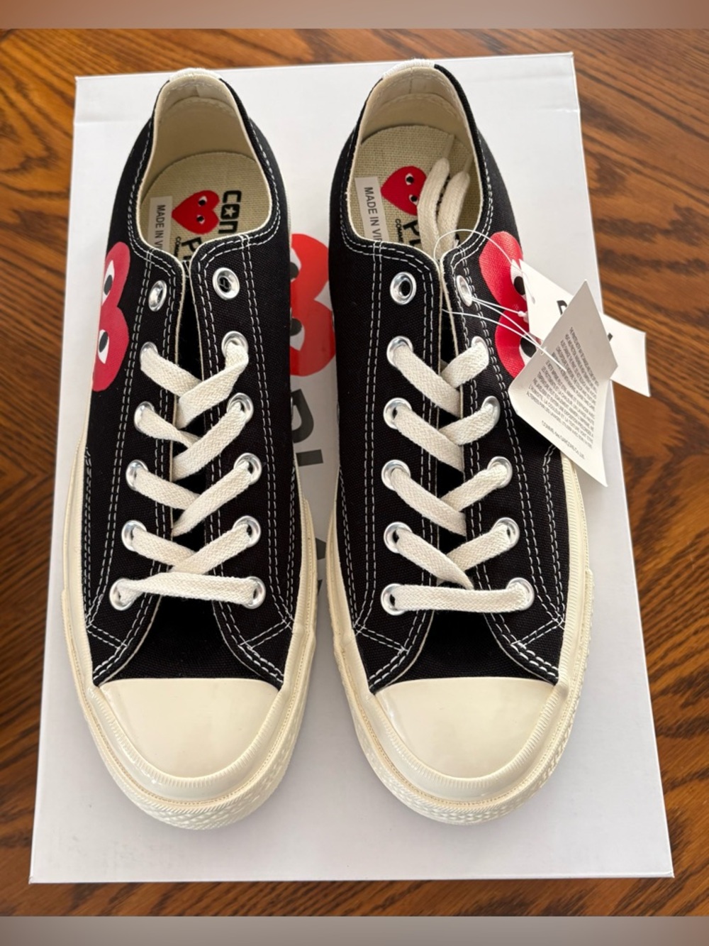 ✨✨Converse x Comme des Garçons PLAY Black Low-Top Sneakers M7 W9